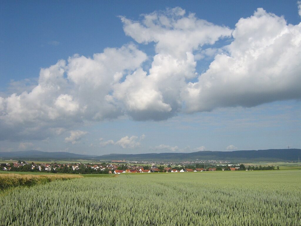 Ober Wöllstadt Anblick Dorf Himmel Wiese Landschaft Natur